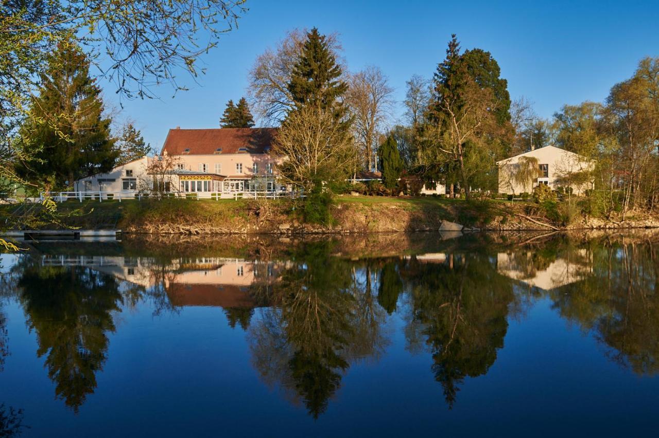 Logis Auberge Du Port Bazeilles Exterior foto